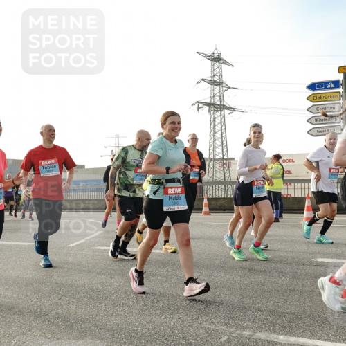 03.10.2026 - Köhlbrandbrückenlauf Michael Burmester http://msf.ph/oto/10767849 03.10.2026 09:25:21 Position 3 3792, 1860, 3, 362 meine-sportfotos.de