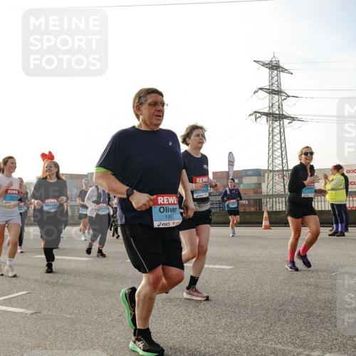 03.10.2026 - Köhlbrandbrückenlauf Michael Burmester http://msf.ph/oto/10767862 03.10.2026 09:25:23 Position 3 1895, 3 meine-sportfotos.de
