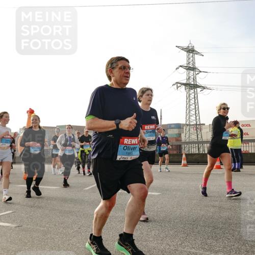 03.10.2026 - Köhlbrandbrückenlauf Michael Burmester http://msf.ph/oto/10767864 03.10.2026 09:25:23 Position 3 1895, 1663, 3 meine-sportfotos.de