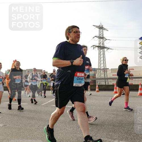 03.10.2026 - Köhlbrandbrückenlauf Michael Burmester http://msf.ph/oto/10767866 03.10.2026 09:25:23 Position 3 1895 meine-sportfotos.de