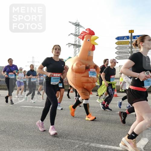 03.10.2026 - Köhlbrandbrückenlauf Michael Burmester http://msf.ph/oto/10767892 03.10.2026 09:25:26 Position 3 3449, 2337, 130, 315 meine-sportfotos.de