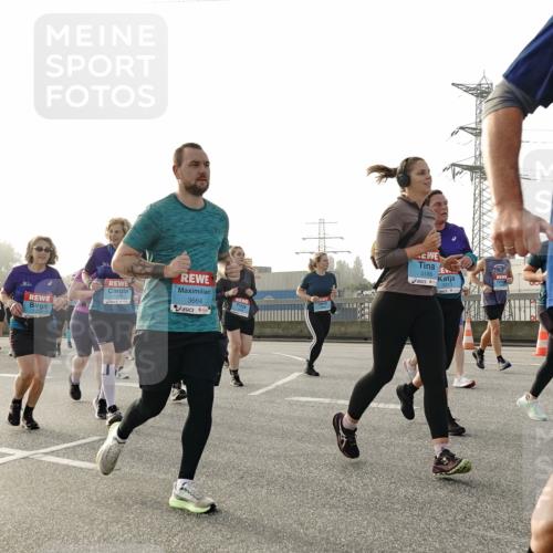 03.10.2026 - Köhlbrandbrückenlauf Michael Burmester http://msf.ph/oto/10767902 03.10.2026 09:25:28 Position 3 3664, 3186 meine-sportfotos.de