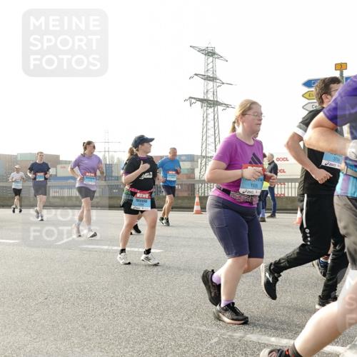 03.10.2026 - Köhlbrandbrückenlauf Michael Burmester http://msf.ph/oto/10767926 03.10.2026 09:25:30 Position 3 1, 1256, 3706, 1926, 1656 meine-sportfotos.de