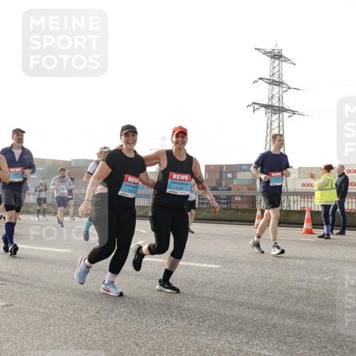03.10.2026 - Köhlbrandbrückenlauf Michael Burmester http://msf.ph/oto/10767938 03.10.2026 09:25:33 Position 3 3781, 1247, 1248 meine-sportfotos.de