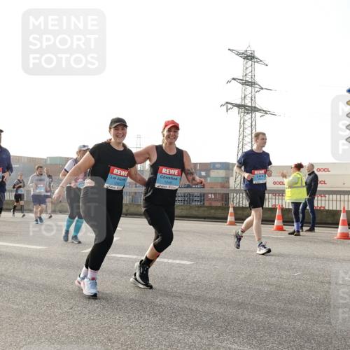 03.10.2026 - Köhlbrandbrückenlauf Michael Burmester http://msf.ph/oto/10767939 03.10.2026 09:25:33 Position 3 3781, 1629, 1248, 1247, 3 meine-sportfotos.de