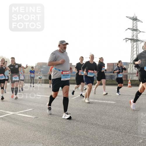 03.10.2026 - Köhlbrandbrückenlauf Michael Burmester http://msf.ph/oto/10767968 03.10.2026 09:25:38 Position 3 2802 meine-sportfotos.de