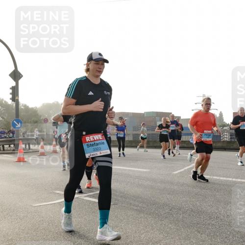 03.10.2026 - Köhlbrandbrückenlauf Michael Burmester http://msf.ph/oto/10767976 03.10.2026 09:25:39 Position 3 3323, 3426 meine-sportfotos.de