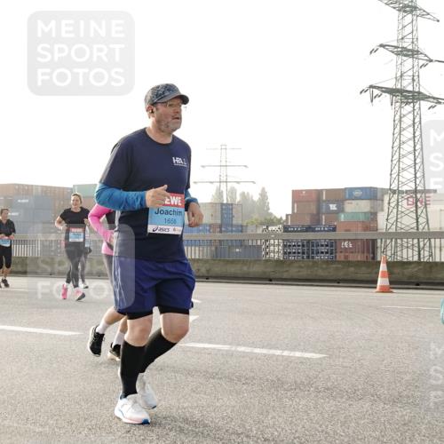 03.10.2026 - Köhlbrandbrückenlauf Michael Burmester http://msf.ph/oto/10768022 03.10.2026 09:25:46 Position 3 1658, 03 meine-sportfotos.de