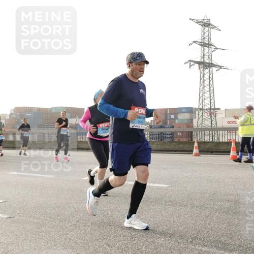 03.10.2026 - Köhlbrandbrückenlauf Michael Burmester http://msf.ph/oto/10768028 03.10.2026 09:25:46 Position 3 1658, 129, 3 meine-sportfotos.de