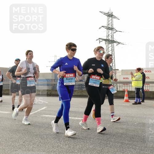03.10.2026 - Köhlbrandbrückenlauf Michael Burmester http://msf.ph/oto/10768065 03.10.2026 09:25:52 Position 3 1, 3656, 3657, 3 meine-sportfotos.de