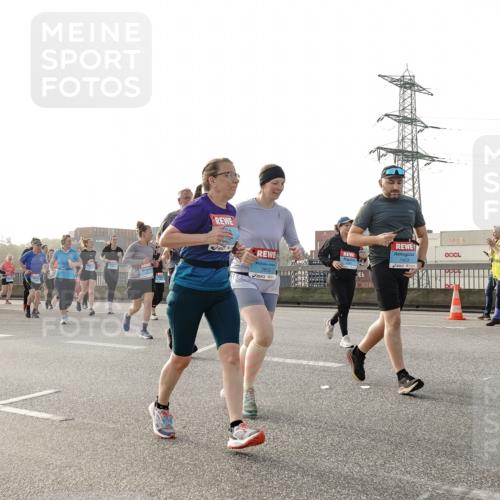 03.10.2026 - Köhlbrandbrückenlauf Michael Burmester http://msf.ph/oto/10768075 03.10.2026 09:25:54 Position 3 1403, 3805, 3 meine-sportfotos.de
