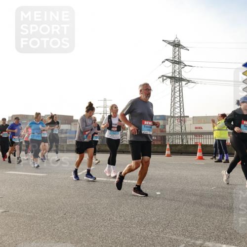 03.10.2026 - Köhlbrandbrückenlauf Michael Burmester http://msf.ph/oto/10768082 03.10.2026 09:25:55 Position 3 1046, 3 meine-sportfotos.de