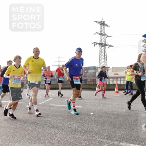 03.10.2026 - Köhlbrandbrückenlauf Michael Burmester http://msf.ph/oto/10768117 03.10.2026 09:26:01 Position 3 1220, 2086 meine-sportfotos.de