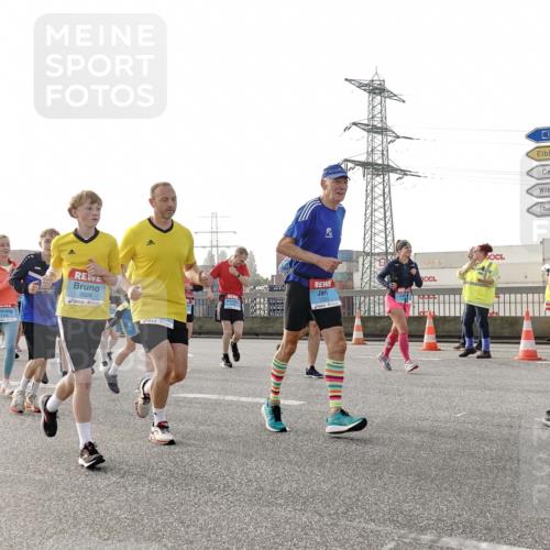 03.10.2026 - Köhlbrandbrückenlauf Michael Burmester http://msf.ph/oto/10768120 03.10.2026 09:26:01 Position 3 2004 meine-sportfotos.de