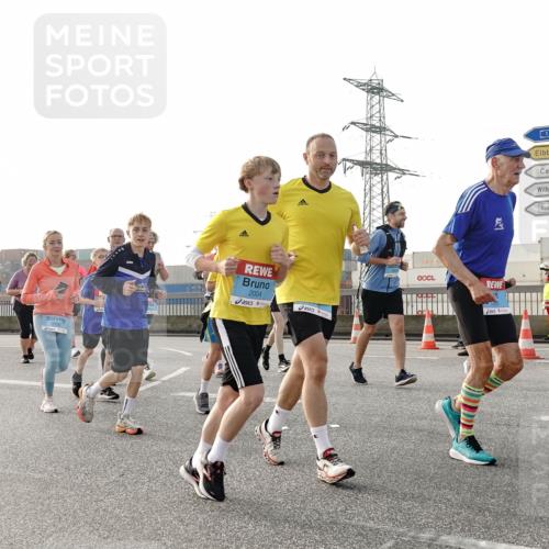 03.10.2026 - Köhlbrandbrückenlauf Michael Burmester http://msf.ph/oto/10768124 03.10.2026 09:26:02 Position 3 2004 meine-sportfotos.de
