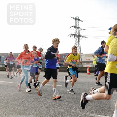 03.10.2026 - Köhlbrandbrückenlauf Michael Burmester http://msf.ph/oto/10768126 03.10.2026 09:26:02 Position 3 1727, 1726, 7, 200 meine-sportfotos.de