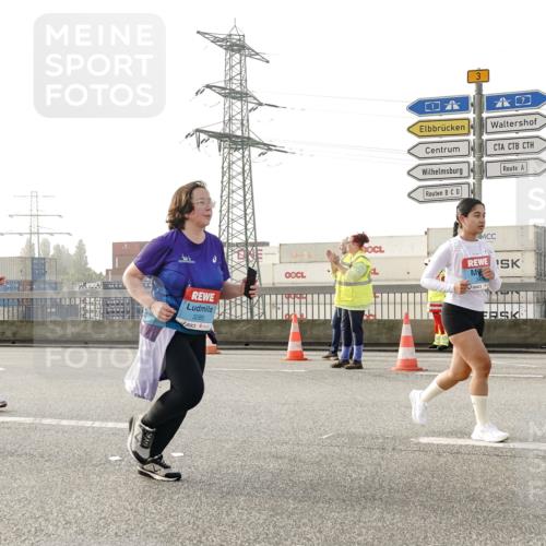03.10.2026 - Köhlbrandbrückenlauf Michael Burmester http://msf.ph/oto/10768150 03.10.2026 09:26:07 Position 3 215, 3, 3285 meine-sportfotos.de
