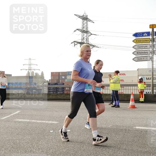 03.10.2026 - Köhlbrandbrückenlauf Michael Burmester http://msf.ph/oto/10768163 03.10.2026 09:26:08 Position 3 1215, 1213 meine-sportfotos.de