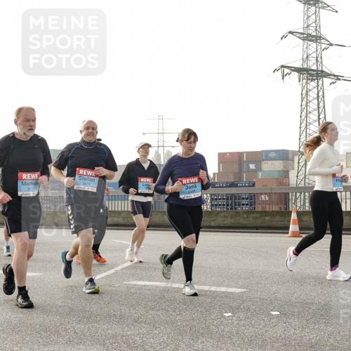 03.10.2026 - Köhlbrandbrückenlauf Michael Burmester http://msf.ph/oto/10768174 03.10.2026 09:26:11 Position 3 3407, 3478, 3679, 3508 meine-sportfotos.de