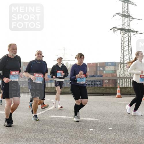 03.10.2026 - Köhlbrandbrückenlauf Michael Burmester http://msf.ph/oto/10768176 03.10.2026 09:26:11 Position 3 3407, 3478, 3679 meine-sportfotos.de