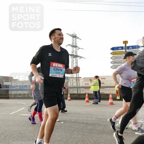 03.10.2026 - Köhlbrandbrückenlauf Michael Burmester http://msf.ph/oto/10768206 03.10.2026 09:26:15 Position 3 3594, 3, 3564 meine-sportfotos.de