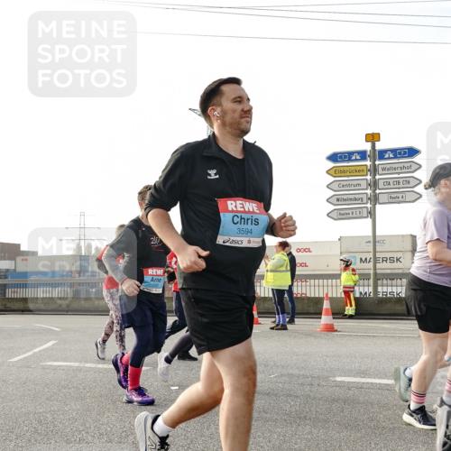 03.10.2026 - Köhlbrandbrückenlauf Michael Burmester http://msf.ph/oto/10768210 03.10.2026 09:26:15 Position 3 3594, 27, 1240, 3 meine-sportfotos.de