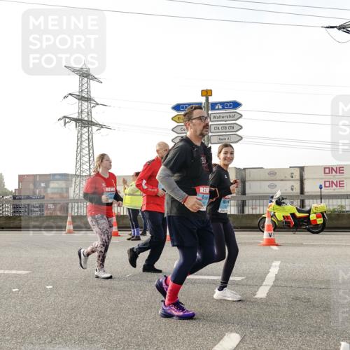03.10.2026 - Köhlbrandbrückenlauf Michael Burmester http://msf.ph/oto/10768216 03.10.2026 09:26:16 Position 3  meine-sportfotos.de
