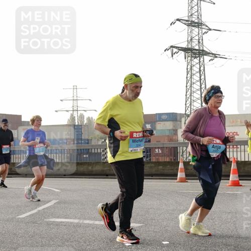 03.10.2026 - Köhlbrandbrückenlauf Michael Burmester http://msf.ph/oto/10768274 03.10.2026 09:26:26 Position 3 3244, 3507 meine-sportfotos.de