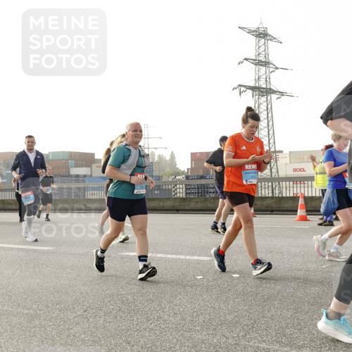 03.10.2026 - Köhlbrandbrückenlauf Michael Burmester http://msf.ph/oto/10768286 03.10.2026 09:26:28 Position 3  meine-sportfotos.de