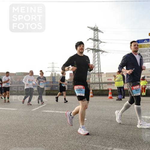 03.10.2026 - Köhlbrandbrückenlauf Michael Burmester http://msf.ph/oto/10768302 03.10.2026 09:26:31 Position 3 1172, 1171 meine-sportfotos.de