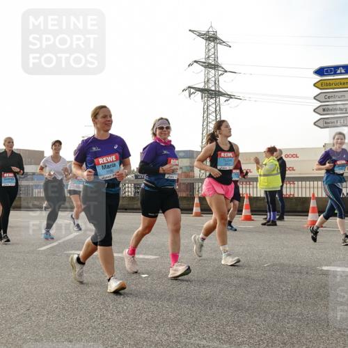 03.10.2026 - Köhlbrandbrückenlauf Michael Burmester http://msf.ph/oto/10768357 03.10.2026 09:26:38 Position 3 3590, 3, 3853 meine-sportfotos.de