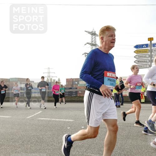 03.10.2026 - Köhlbrandbrückenlauf Michael Burmester http://msf.ph/oto/10768386 03.10.2026 09:26:42 Position 3 3, 3289, 00 meine-sportfotos.de