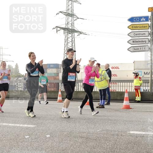 03.10.2026 - Köhlbrandbrückenlauf Michael Burmester http://msf.ph/oto/10768396 03.10.2026 09:26:44 Position 3 3, 14 meine-sportfotos.de