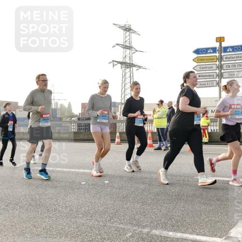 03.10.2026 - Köhlbrandbrückenlauf Michael Burmester http://msf.ph/oto/10768416 03.10.2026 09:26:47 Position 3 3, 3729 meine-sportfotos.de