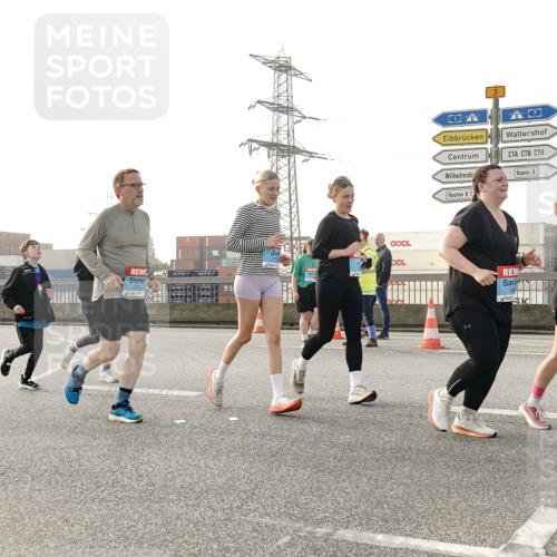 03.10.2026 - Köhlbrandbrückenlauf Michael Burmester http://msf.ph/oto/10768420 03.10.2026 09:26:47 Position 3  meine-sportfotos.de