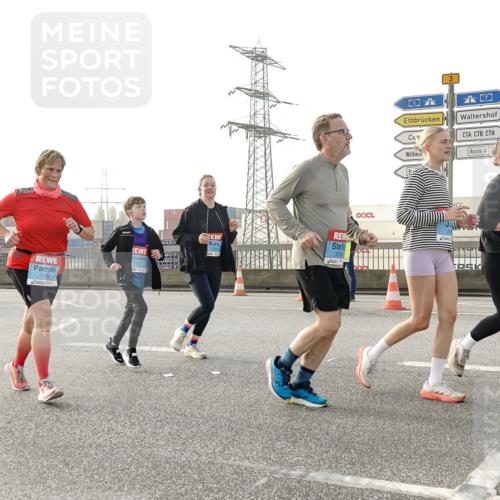 03.10.2026 - Köhlbrandbrückenlauf Michael Burmester http://msf.ph/oto/10768426 03.10.2026 09:26:48 Position 3 1501, 1707, 1709, 3 meine-sportfotos.de