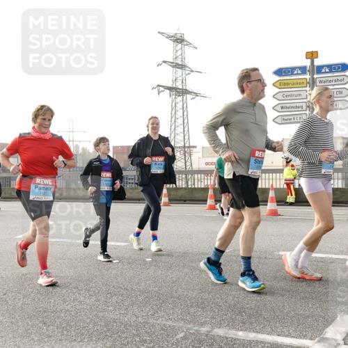 03.10.2026 - Köhlbrandbrückenlauf Michael Burmester http://msf.ph/oto/10768429 03.10.2026 09:26:48 Position 3 1501, 1707, 1709, 279, 3, 3 meine-sportfotos.de