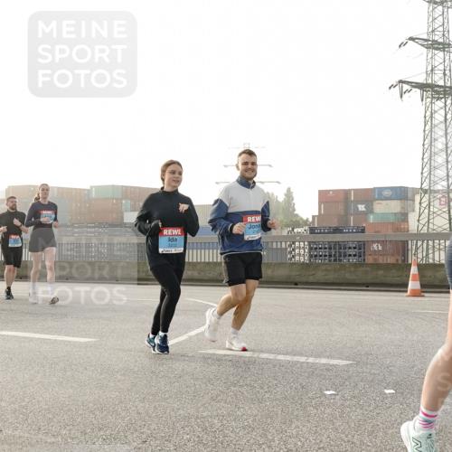 03.10.2026 - Köhlbrandbrückenlauf Michael Burmester http://msf.ph/oto/10768486 03.10.2026 09:26:58 Position 3 216, 3232, 311 meine-sportfotos.de