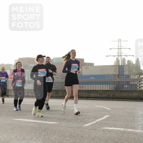 03.10.2026 - Köhlbrandbrückenlauf Michael Burmester http://msf.ph/oto/10768492 03.10.2026 09:26:59 Position 3 1517, 5 meine-sportfotos.de