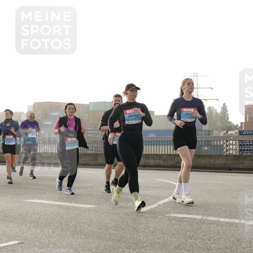 03.10.2026 - Köhlbrandbrückenlauf Michael Burmester http://msf.ph/oto/10768503 03.10.2026 09:27:00 Position 3 1352, 19, 1517, 1024 meine-sportfotos.de