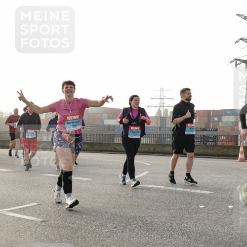 03.10.2026 - Köhlbrandbrückenlauf Michael Burmester http://msf.ph/oto/10768511 03.10.2026 09:27:02 Position 3 1852, 517, 1024 meine-sportfotos.de