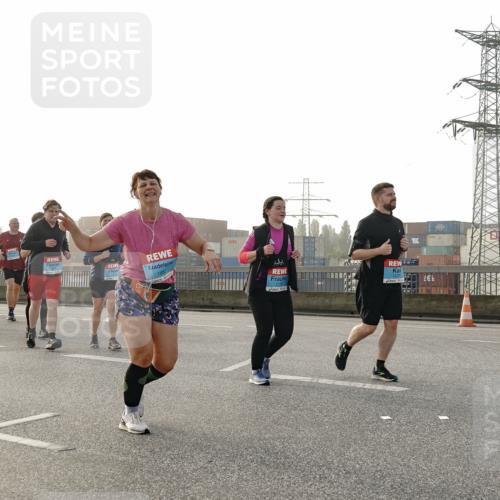 03.10.2026 - Köhlbrandbrückenlauf Michael Burmester http://msf.ph/oto/10768515 03.10.2026 09:27:02 Position 3 1024 meine-sportfotos.de