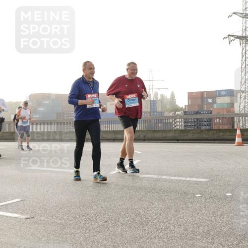 03.10.2026 - Köhlbrandbrückenlauf Michael Burmester http://msf.ph/oto/10768537 03.10.2026 09:27:07 Position 3  meine-sportfotos.de