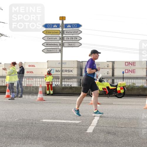03.10.2026 - Köhlbrandbrückenlauf Michael Burmester http://msf.ph/oto/10768545 03.10.2026 09:27:08 Position 3  meine-sportfotos.de