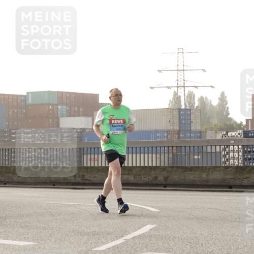03.10.2026 - Köhlbrandbrückenlauf Michael Burmester http://msf.ph/oto/10768606 03.10.2026 09:27:22 Position 3 1113, 3553, 1445 meine-sportfotos.de