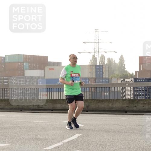 03.10.2026 - Köhlbrandbrückenlauf Michael Burmester http://msf.ph/oto/10768612 03.10.2026 09:27:22 Position 3 53, 1445 meine-sportfotos.de