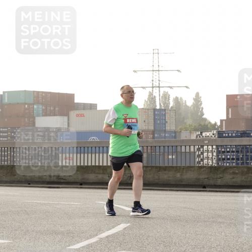 03.10.2026 - Köhlbrandbrückenlauf Michael Burmester http://msf.ph/oto/10768614 03.10.2026 09:27:22 Position 3 553 meine-sportfotos.de