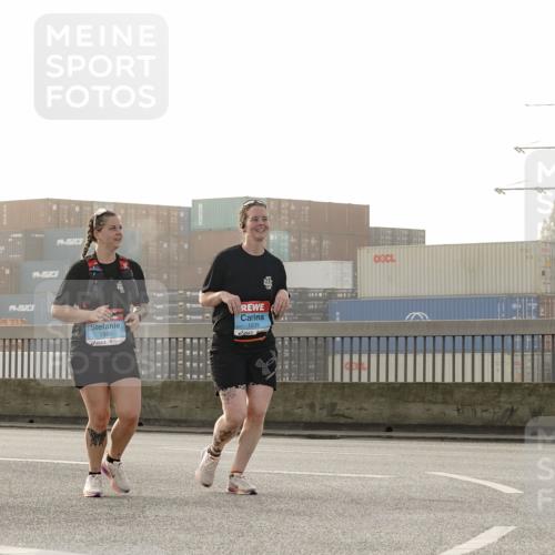 03.10.2026 - Köhlbrandbrückenlauf Michael Burmester http://msf.ph/oto/10768634 03.10.2026 09:27:37 Position 3 3319, 1898, 1899 meine-sportfotos.de