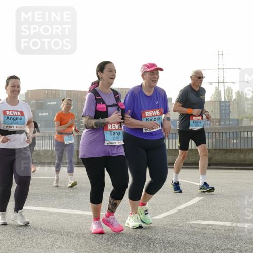 03.10.2026 - Köhlbrandbrückenlauf Michael Burmester http://msf.ph/oto/10768657 03.10.2026 09:27:40 Position 3 1194, 3625, 3319, 2092, 1898 meine-sportfotos.de