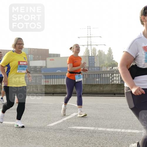 03.10.2026 - Köhlbrandbrückenlauf Michael Burmester http://msf.ph/oto/10768671 03.10.2026 09:27:42 Position 3 3309, 1194, 3249, 3625 meine-sportfotos.de